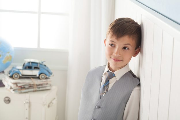 foto de comunion estudio chaleco