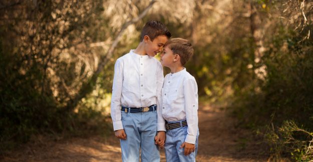 fotos en exterior de comunion hermanos